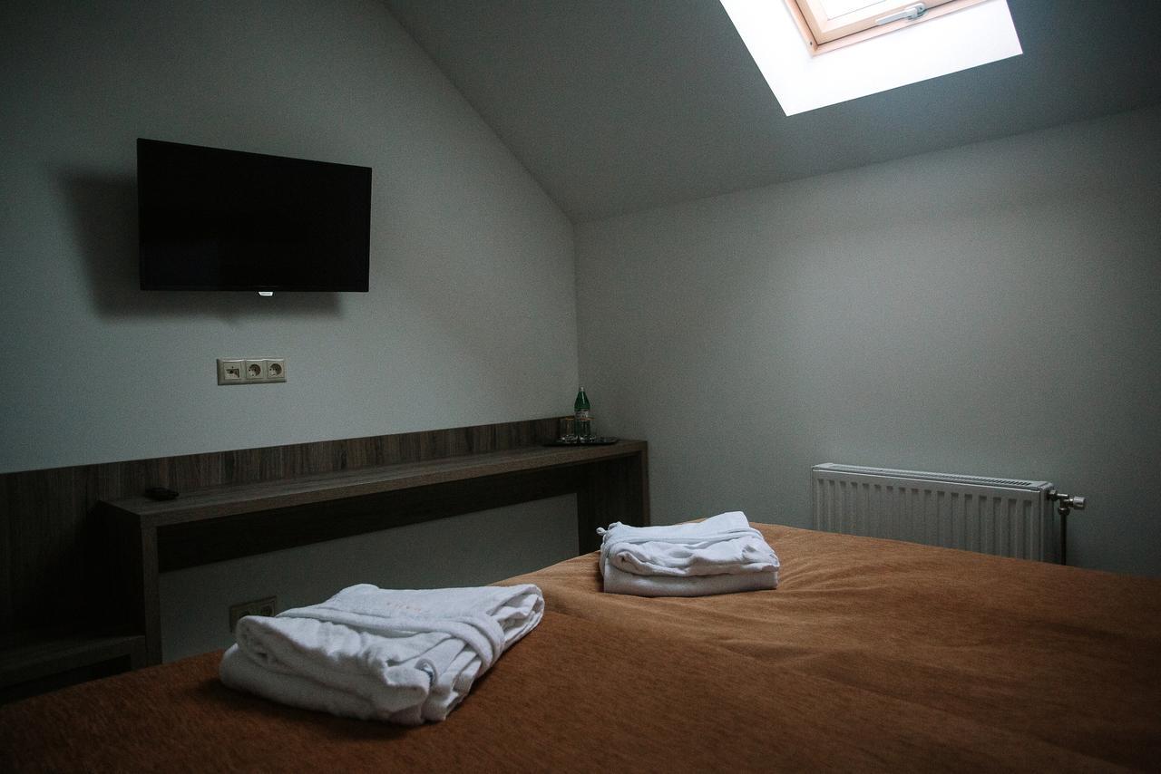 Praha Park Hotel Użhorod Zewnętrze zdjęcie